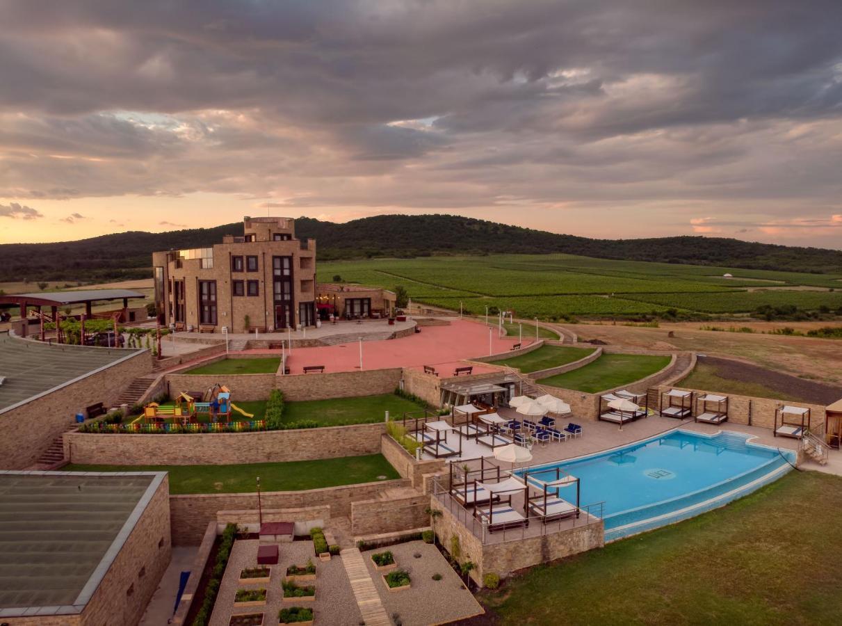 Invicto Hotel Elenovo (Sliven)